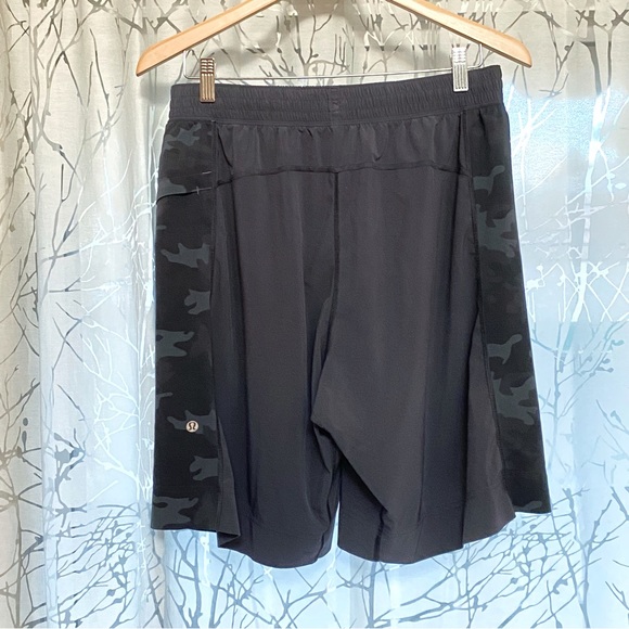 Lululemon black gray camo print side stripe panel elastic drawstring shorts - Picture 4 of 7